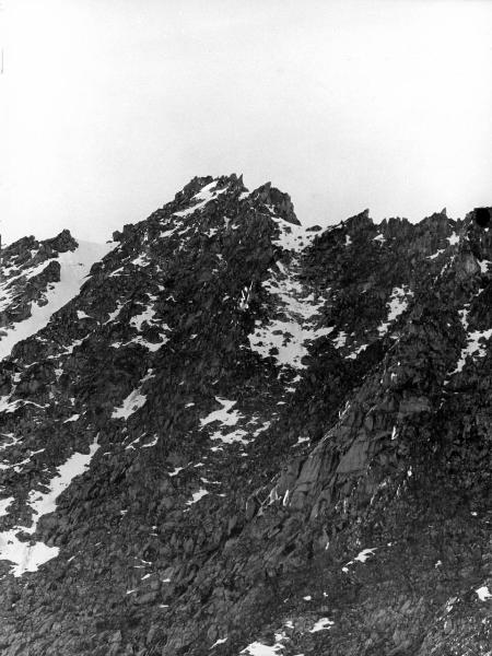 Groenlandia orientale - Mare di Groenlandia - Kong Oscar Fjord - Scoresby Land - Alpi Stauning - Ghiacciaio - Bersaerker - Montagna - Cima di Granito - Vetta