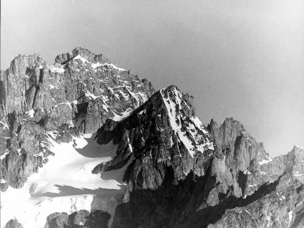 Groenlandia orientale - Mare di Groenlandia - Kong Oscar Fjord - Scoresby Land - Alpi Stauning - Ghiacciaio - Bersaerker