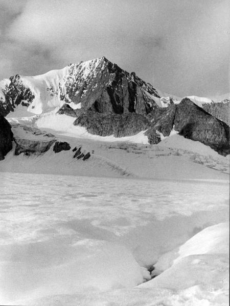 Groenlandia orientale - Mare di Groenlandia - Kong Oscar Fjord - Scoresby Land - Alpi Stauning - Ghiacciaio - Bersaerker