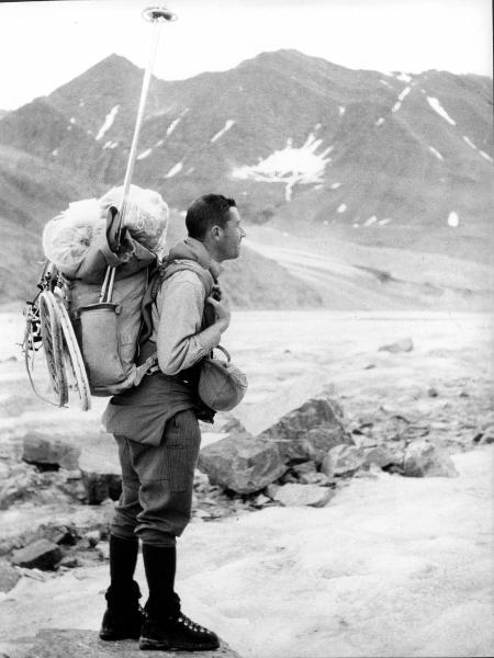 Ritratto - Uomo - Alpinista - Groenlandia orientale - Mare di Groenlandia - Kong Oscar Fjord - Scoresby Land - Alpi Stauning - Vallata - Skeldal