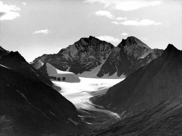 Groenlandia orientale - Mare di Groenlandia - Kong Oscar Fjord - Scoresby Land - Alpi Stauning - Ghiacciaio - Bersaerker