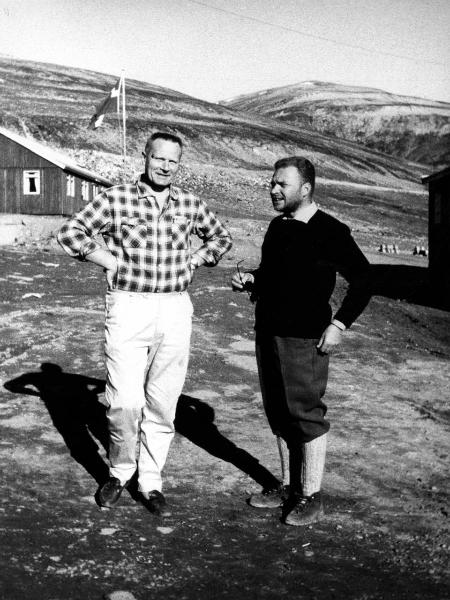 Ritratto di gruppo - Monzino, Guido - Reimer, Frantz - Groenlandia orientale - Mare di Groenlandia - Kong Oscar Fjord - Scoresby Land - Mesters Vig - Miniera - "Nordisk Mineselskab A.S."