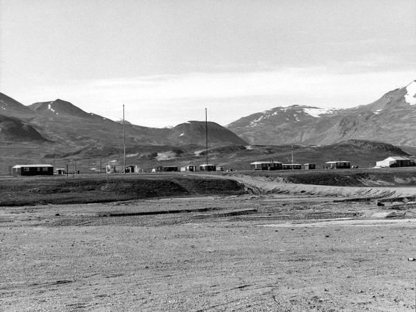 Groenlandia orientale - Mare di Groenlandia - Kong Oscar Fjord - Scoresby Land - Mesters Vig - Miniera - "Nordisk Mineselskab A.S." - Case