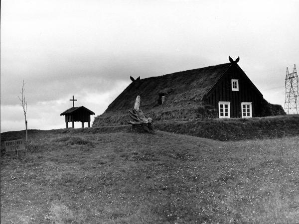 Islanda - Nord dell'Oceano Atlantico - Parco nazionale di Thingvellir? - Casa - Cappella - Cartello - "Ahorfenda Svadi"
