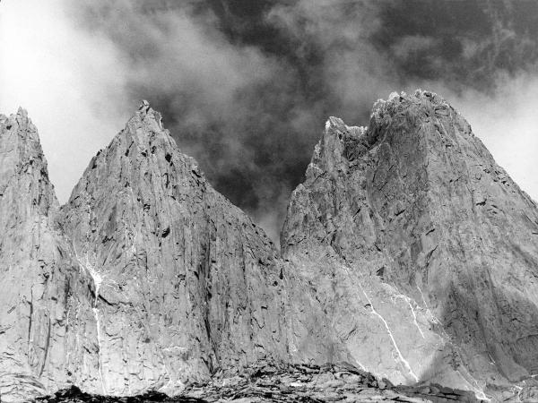 Patagonia cilena - Provincia di Ultima Esperanza - Ande patagoniche - Massiccio del Paine - Torri del Paine - Torre nord - Torre centrale