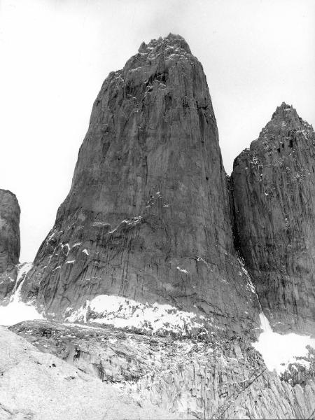 Patagonia cilena - Provincia di Ultima Esperanza - Ande patagoniche - Massiccio del Paine - Torre sud - Torre nord