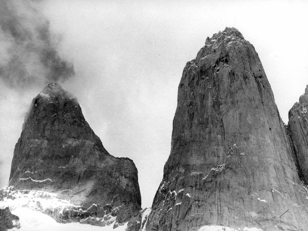 Patagonia cilena - Provincia di Ultima Esperanza - Ande patagoniche - Massiccio del Paine - Torri del Paine - Torre sud - Torre centrale