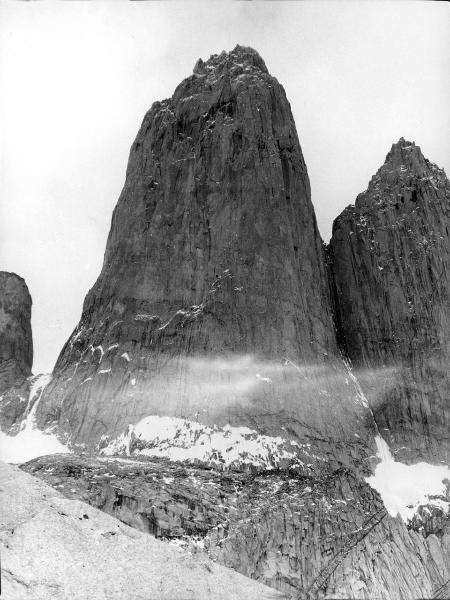 Patagonia cilena - Provincia di Ultima Esperanza - Ande patagoniche - Massiccio del Paine - Torre sud - Torre nord