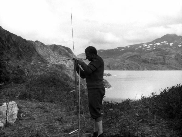 Ritratto - Uomo - Monzino, Guido - Patagonia cilena - Provincia di Ultima Esperanza - Ande patagoniche - Massiccio del Paine - Paine principale - Campo base - Antenna