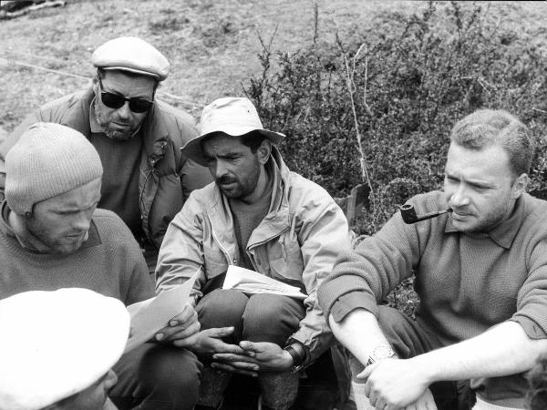 Ritratto di gruppo - Gobbi, Toni - Monzino, Guido - Pellissier, Camillo - Pession, Pierino - Patagonia cilena - Provincia di Ultima Esperanza - Ande patagoniche - Massiccio del Paine - Paine principale - Campo base