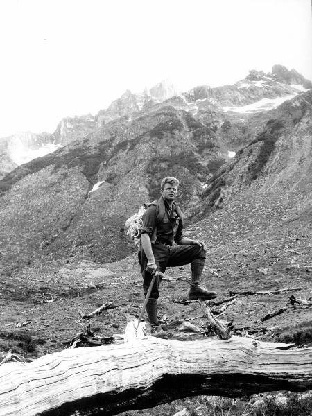 Ritratto - Uomo - Alpinista - Pession, Pierino - Patagonia cilena - Provincia di Ultima Esperanza - Ande patagoniche - Massiccio del Paine - Tronco