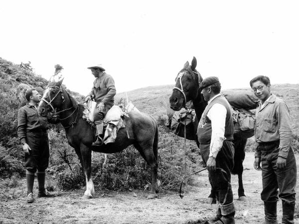 Ritratto di gruppo - Monzino, Guido - Pellissier, Camillo - Patagonia cilena - Provincia di Ultima Esperanza - Ande patagoniche - Pampa - Cavalli