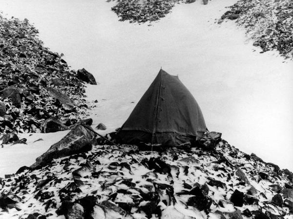 Patagonia cilena - Provincia di Ultima Esperanza - Ande patagoniche - Massiccio del Paine - Paine principale - Campo 1 - Tenda