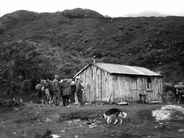 Patagonia cilena - Provincia di Ultima Esperanza - Ande patagoniche - Massiccio del Paine - Torri del Paine - Uomini - Bivacco