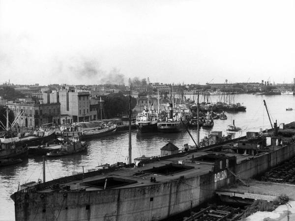 Argentina? - Buenos Aires? - Porto - Barche - Nave da carbone - "Balbin"