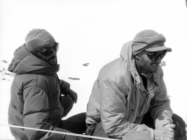 Ritratto di gruppo - Carrel, Leonardo - Pellissier, Camillo - Patagonia cilena - Provincia di Ultima Esperanza - Ande patagoniche - Massiccio del Paine - Paine principale - Campo 2?