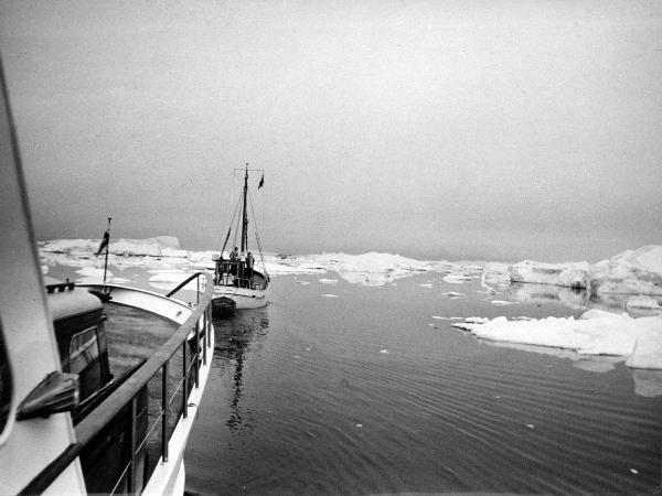 Groenlandia occidentale - Nord dell'Oceano Atlantico - Baia di Baffin - Icebergs - Peschereccio - Particolare di imbarcazione