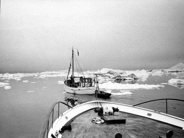 Groenlandia occidentale - Nord dell'Oceano Atlantico - Baia di Baffin - Icebergs - Peschereccio - Particolare di imbarcazione