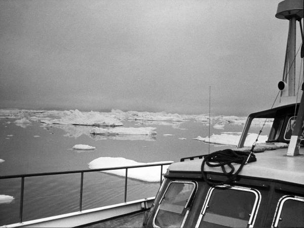 Groenlandia occidentale - Nord dell'Oceano Atlantico - Baia di Baffin - Icebergs - Particolare di imbarcazione