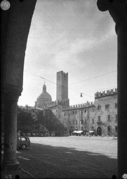 Mantova - Piazza Sordello