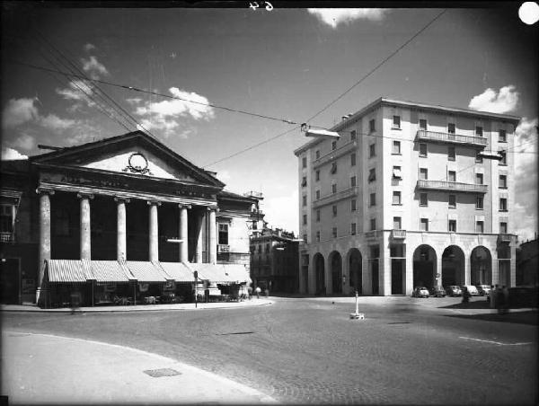 Mantova - Piazza Cavallotti - Teatro Sociale