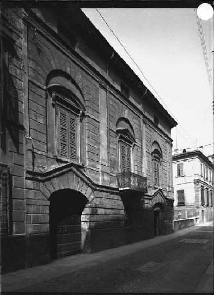 Mantova - Casa di via Massari nn. 3-5, ora Casarini