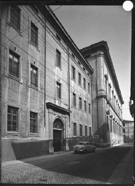 Mantova - Palazzo di via Pomponazzo, ora sede del Liceo Classico "Virgilio"