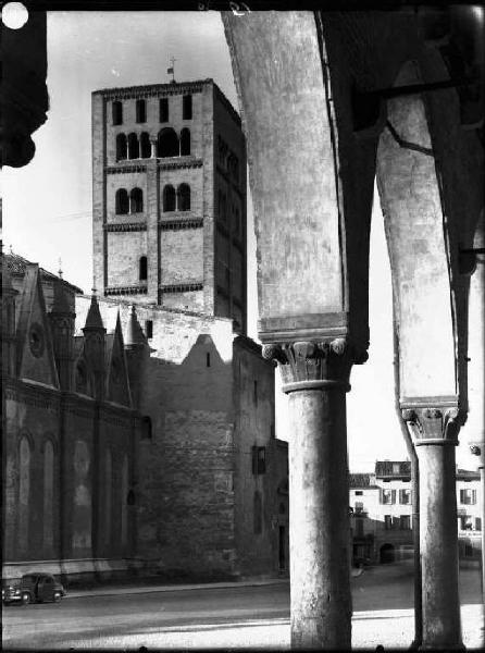 Mantova - Duomo - Lato meridionale - Campanile