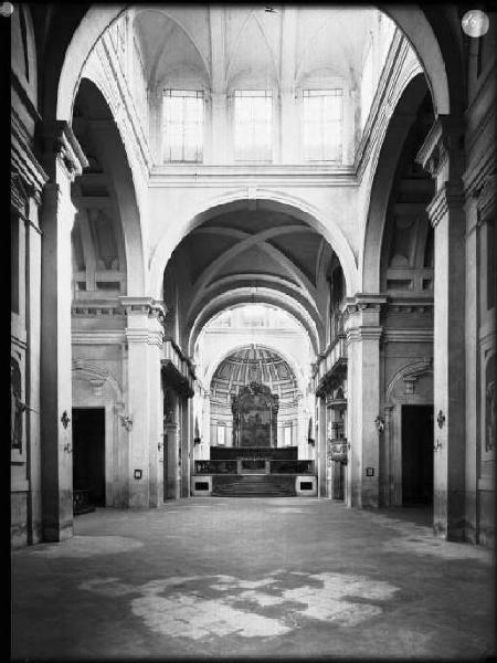 Mantova - Basilica di S. Barbara - Navata