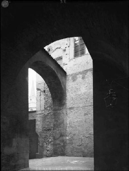 Mantova - Palazzo della Ragione - Palazzo del Podestà - Cortile