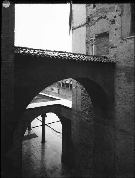 Mantova - Palazzo della Ragione - Palazzo del Podestà - Arco