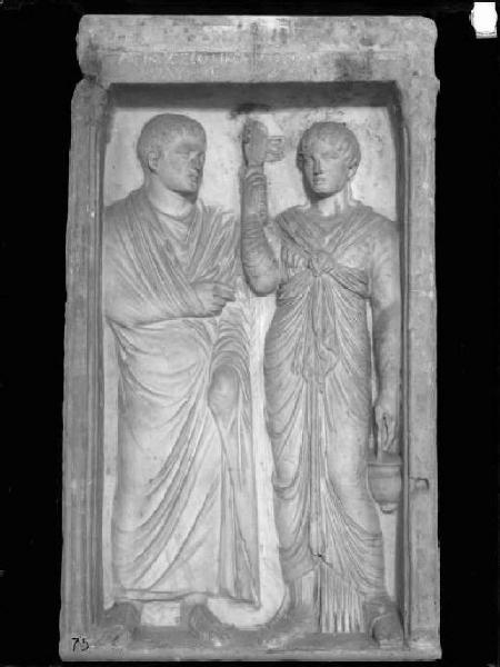 Rilievo - Stele funeraria di tipo isiaco - Mantova - Museo di Palazzo Ducale