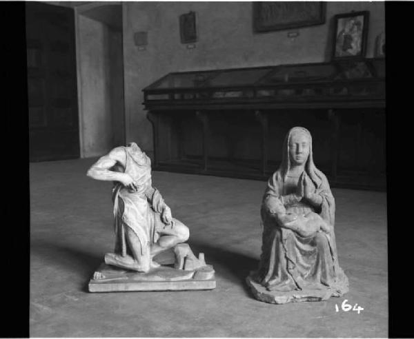 Scultura - S. Giovanni Battista - Madonna col Bambino - Mantova - Palazzo del Capitano - Appartamento della Guastalla