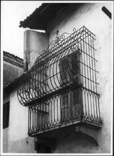 Castiglione delle Stiviere - Convento delle Vergini di Gesù - Balcone - Inferriata in ferro battuto