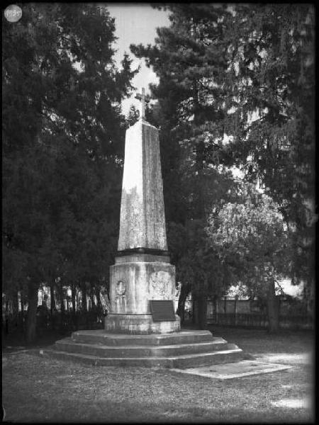 Scultura - Monumento ai caduti - Curtatone