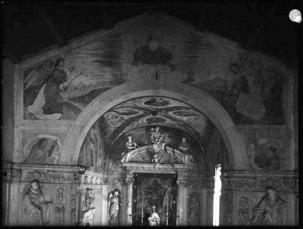 Olfino - Chiesa parrocchiale della Santissima Trinità - Interno