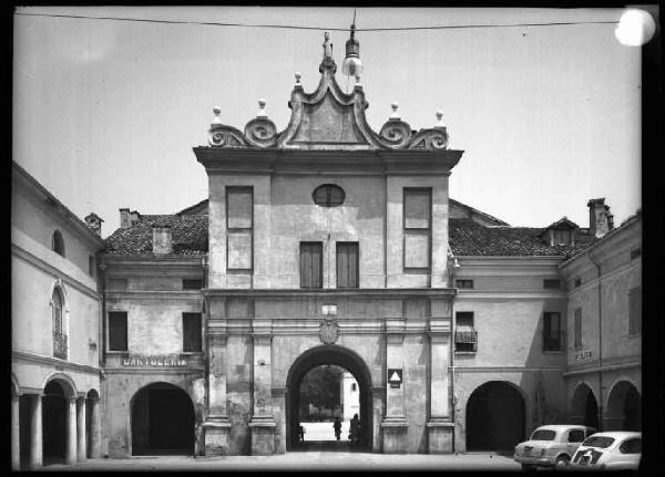 S. Benedetto Po - Palazzo