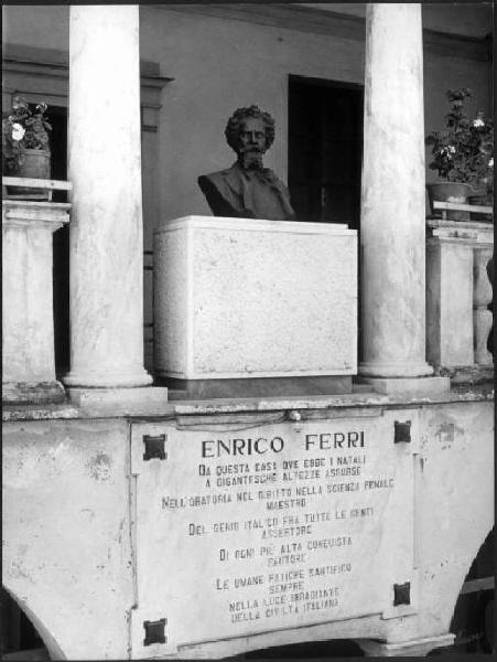 S. Benedetto Po - Casa di Enrico Ferri - Busto di Enrico Ferri