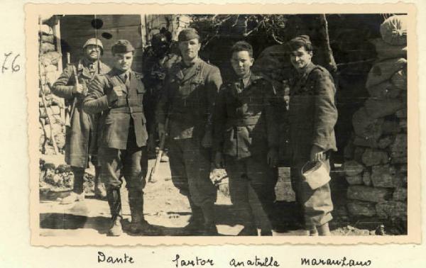 Seconda Guerra Mondiale - Ritratto di gruppo maschile - Militari