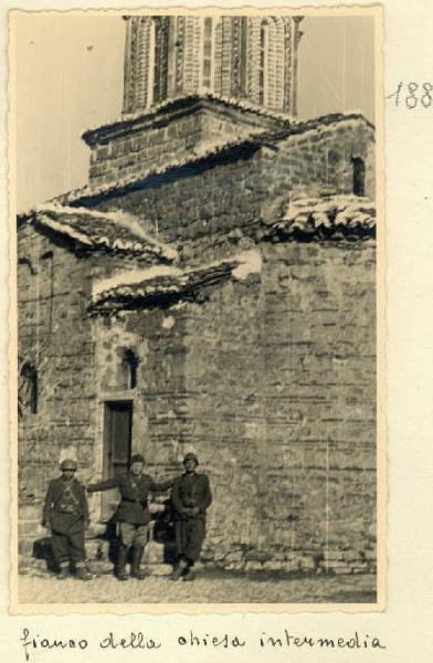 Seconda guerra mondiale - Ritratto di gruppo maschile - Militari - Ohrid - Monastero di S. Naum
