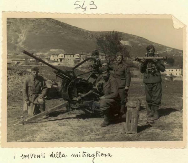 Seconda guerra mondiale - Ritratto di gruppo maschile - Militare - Serventi della mitragliera