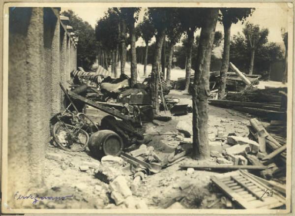 Prima guerra mondiale - Cervignano - Viale ostruito dalle macerie
