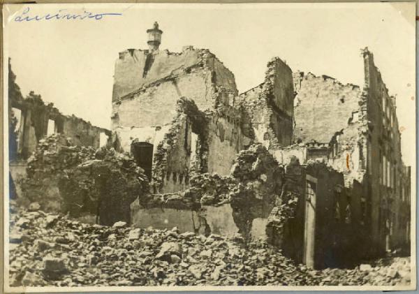 Prima guerra mondiale - Lucinico - Edifici distrutti dai bombardamenti