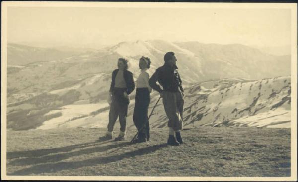 Ritratto di gruppo - Tre persone in tenuta da escursione - Monte Chiappo