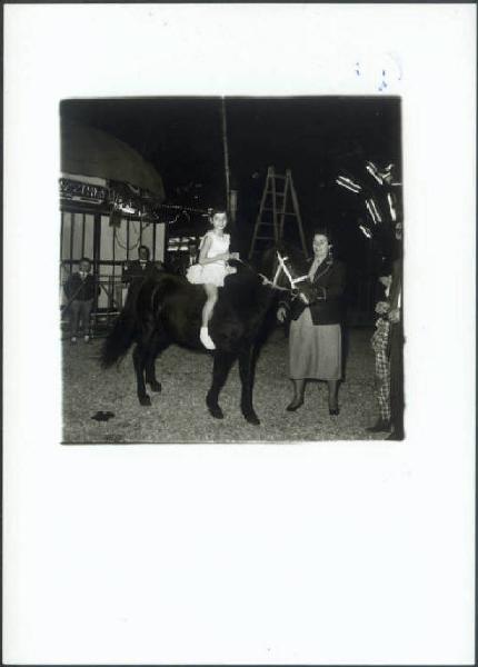 Circo equestre - Ritratto infantile - Ballerina a cavallo