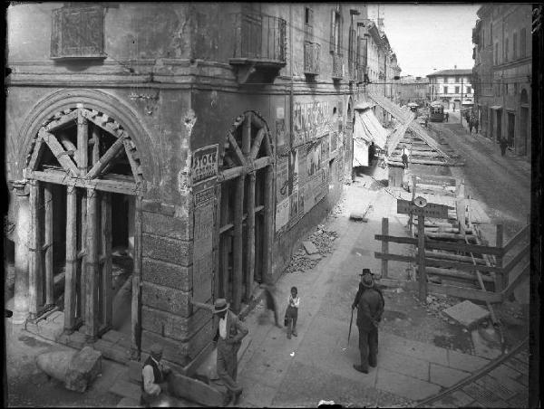 Mantova - Costruzione della rete fognaria - Via Cavour