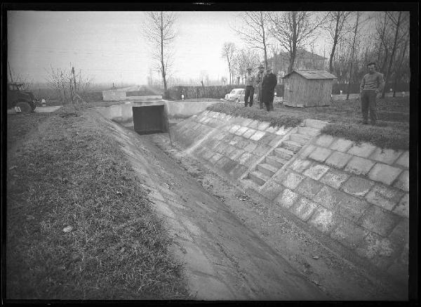 Cerese, zona - Irrigazioni - Canale - Chiavica