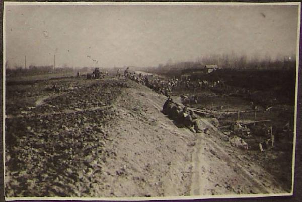 Moglia - Lavori di scavo del canale della Bonifica di Revere