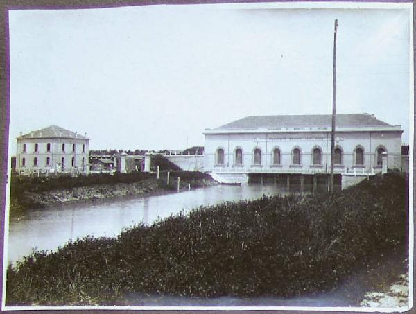 Moglia - Stabilimento idrovoro - Canale - Casa del custode