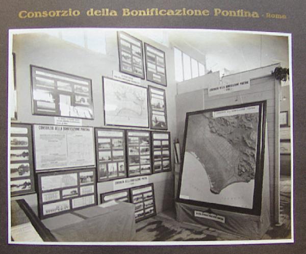 Napoli - Mostra nazionale delle bonifiche - Sezione dedicata al Consorzio della bonificazione pontina di Roma